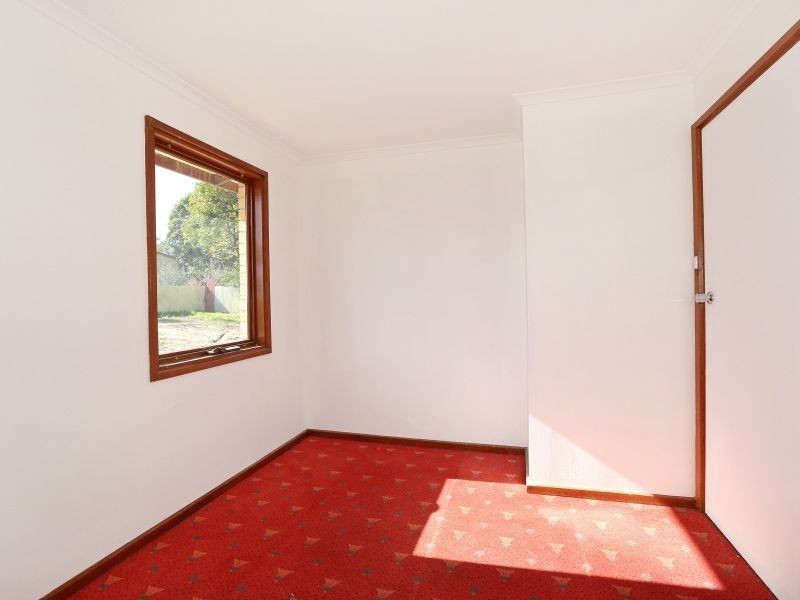 32 Hagen Crescent, Hackham West SA 5163