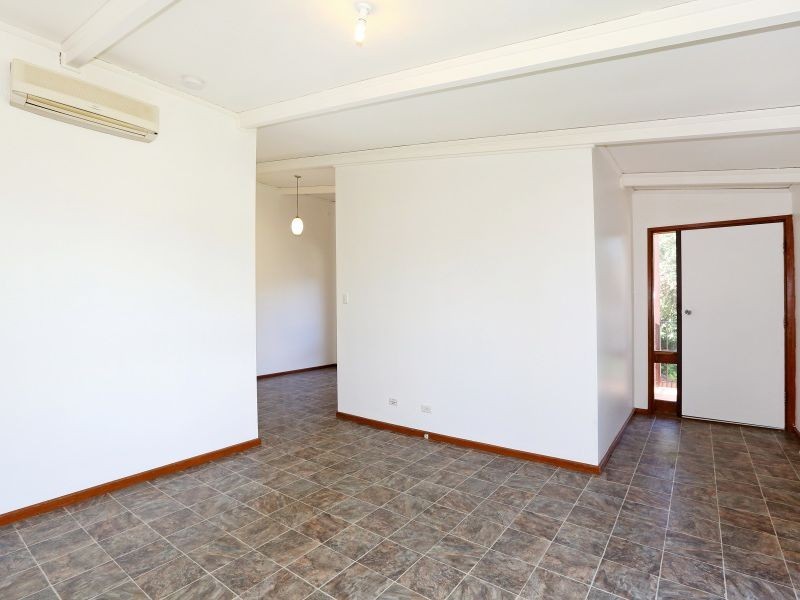 32 Hagen Crescent, Hackham West SA 5163