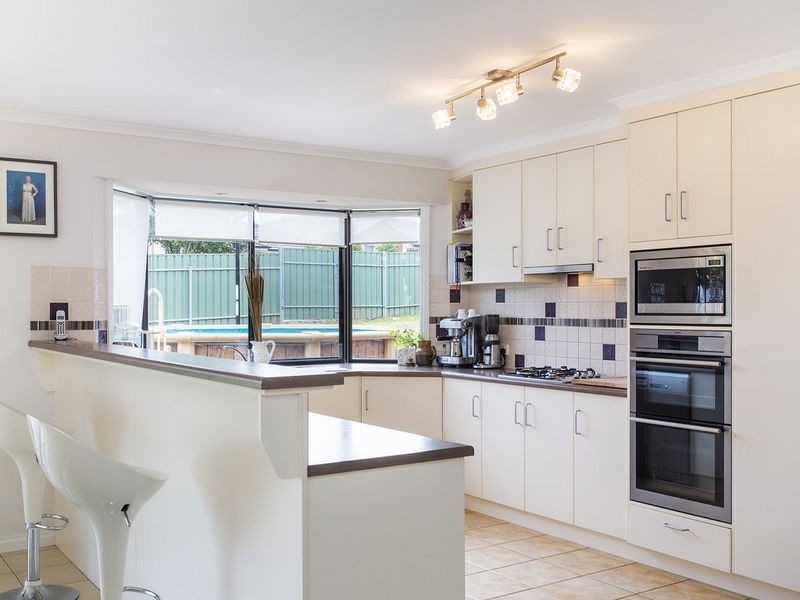 1 Nevarc Mews, Hallett Cove SA 5158