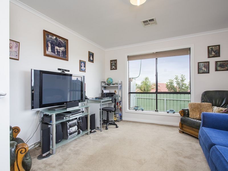 1 Nevarc Mews, Hallett Cove SA 5158