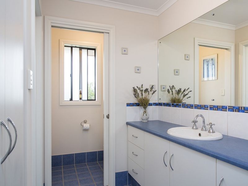 1 Nevarc Mews, Hallett Cove SA 5158