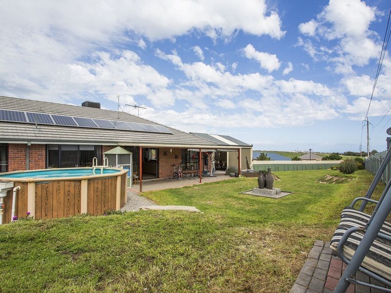 1 Nevarc Mews, Hallett Cove SA 5158