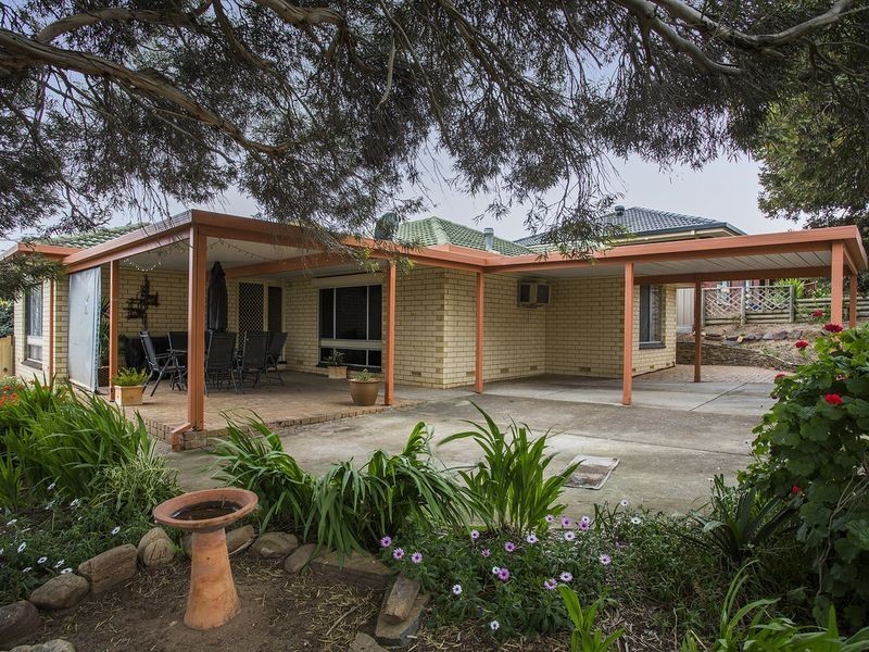 2 Thistle Street, Hallett Cove SA 5158