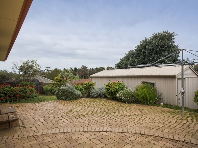 2 Thistle Street, Hallett Cove SA 5158