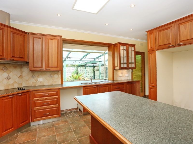 32 Hinkley Road, Morphett Vale SA 5162