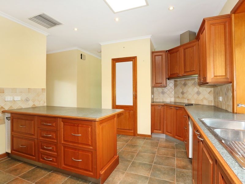 32 Hinkley Road, Morphett Vale SA 5162