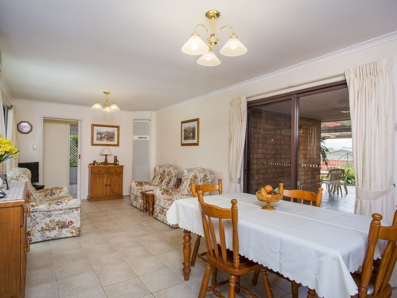 30 Quailo Avenue, Hallett Cove SA 5158