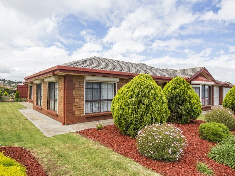 30 Quailo Avenue, Hallett Cove SA 5158