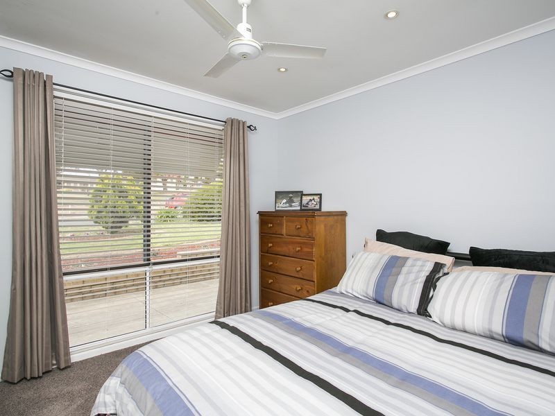 17 Caprice Street, Hallett Cove SA 5158