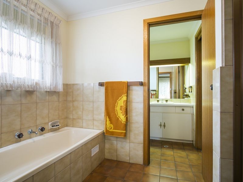 1 Mistral Court, Hallett Cove SA 5158