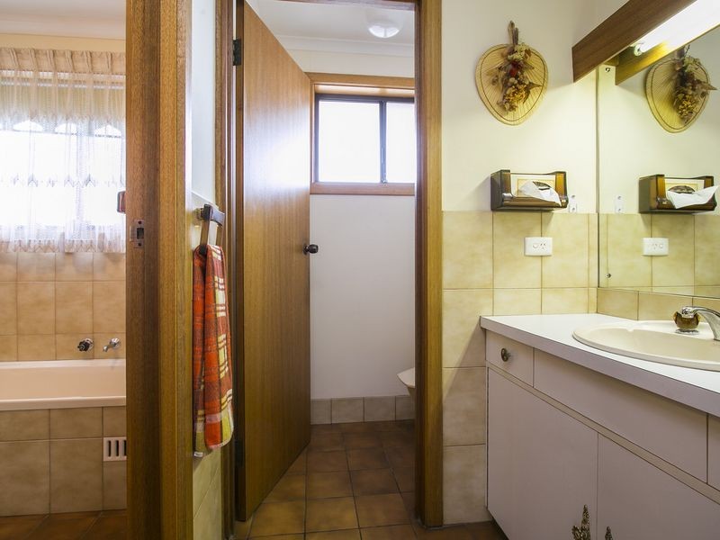 1 Mistral Court, Hallett Cove SA 5158