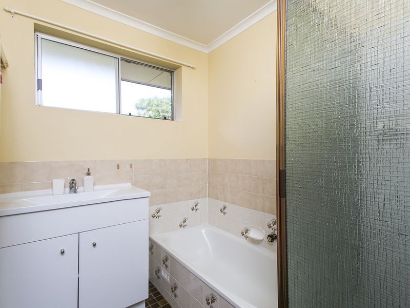 4 Falcon Avenue, Hallett Cove SA 5158