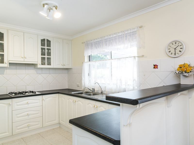 14 Kalmia Court, Hallett Cove SA 5158