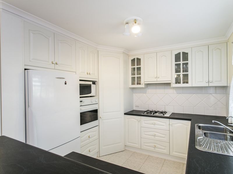 14 Kalmia Court, Hallett Cove SA 5158