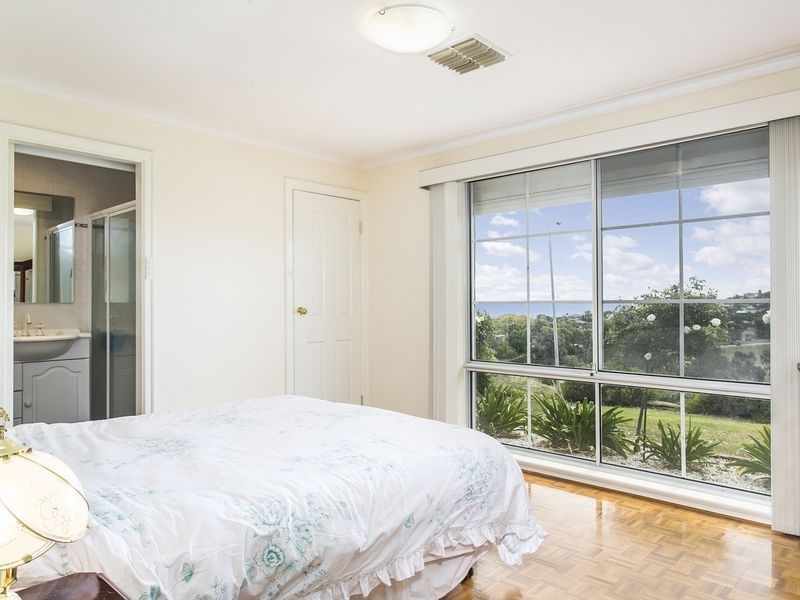 14 Kalmia Court, Hallett Cove SA 5158