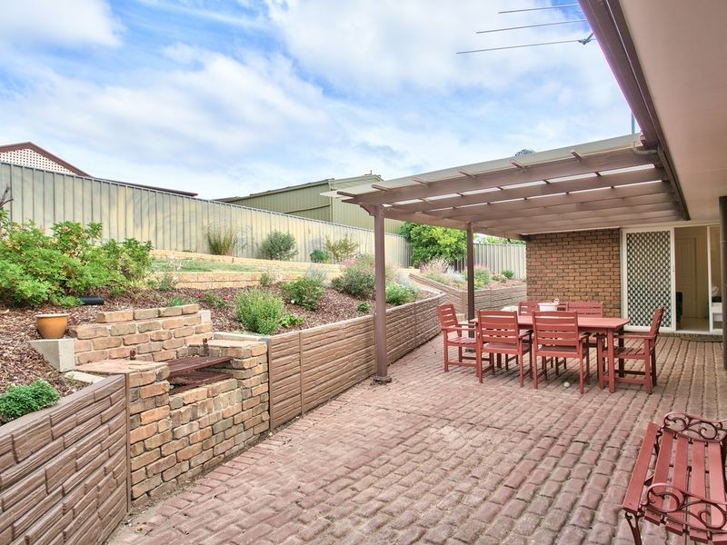 14 Kalmia Court, Hallett Cove SA 5158