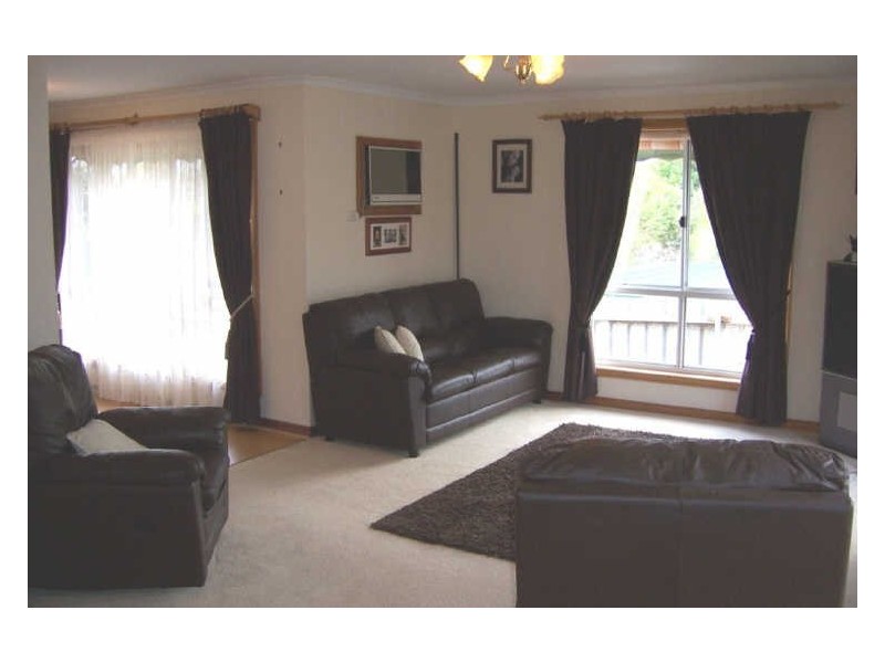 9 Lennard Drive, Moana SA 5169