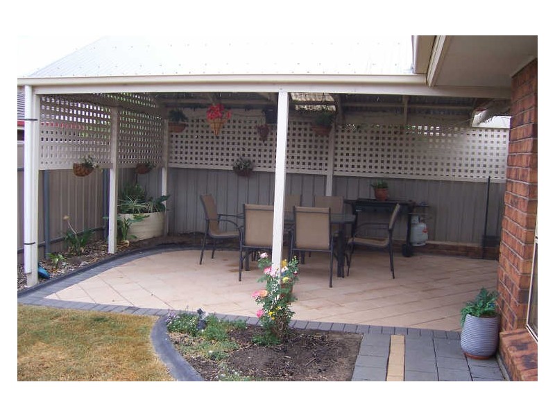 28 Talladira Way, Woodcroft SA 5162