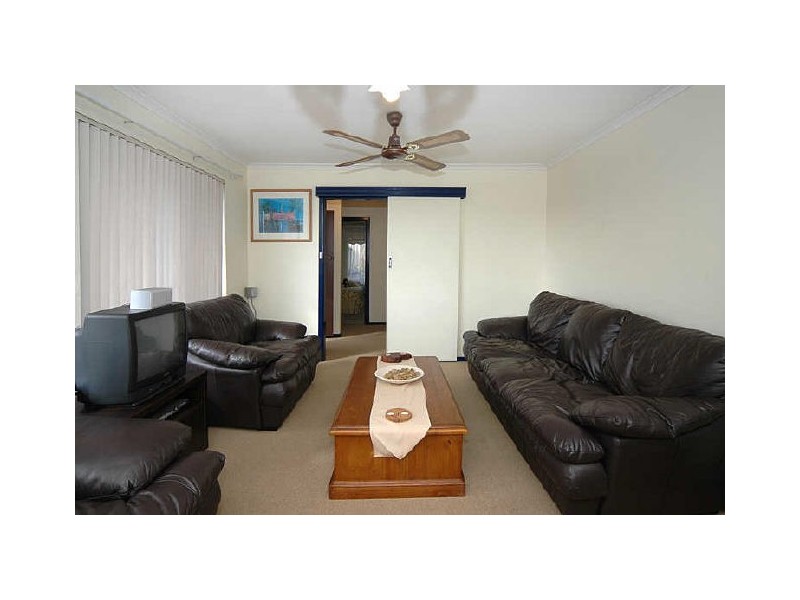1 Gretel Crescent, Hallett Cove SA 5158