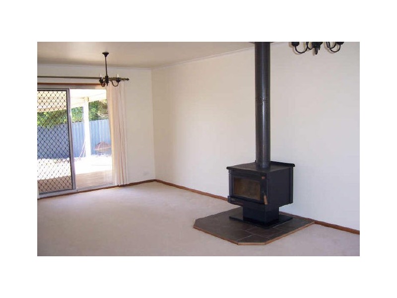 16 Dutchman Drive, Hallett Cove SA 5158