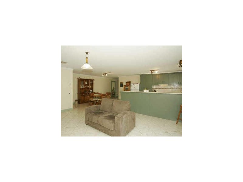 9 MEADFOOT CLOSE, Moana SA 5169