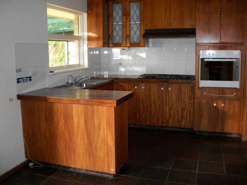 15 Sunnybanks Road, Happy Valley SA 5159