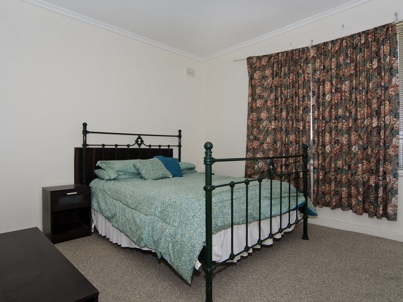 2 Attridge Road, Morphett Vale SA 5162