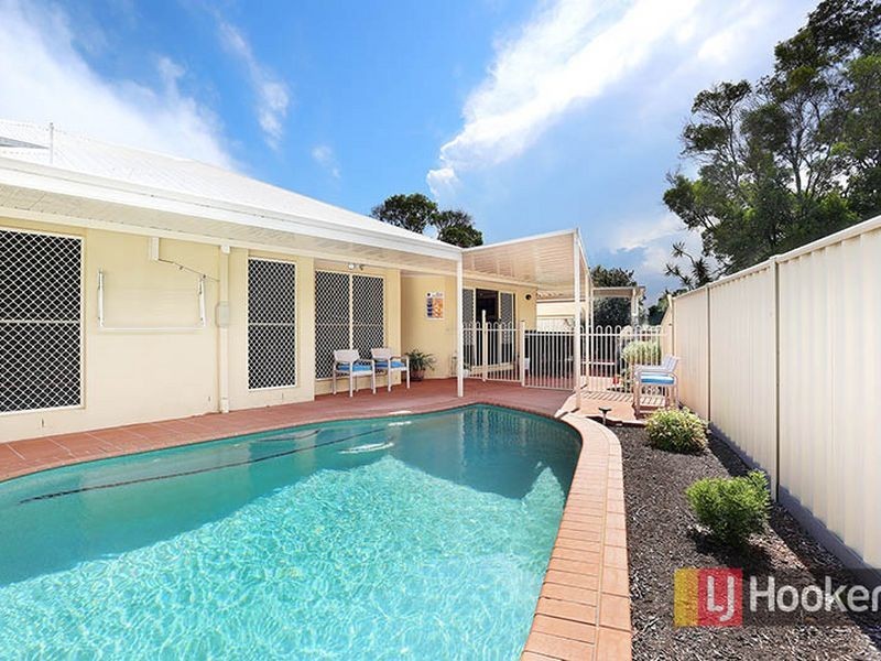 6 Coronet Close, Carindale QLD 4152