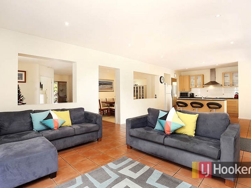 6 Coronet Close, Carindale QLD 4152