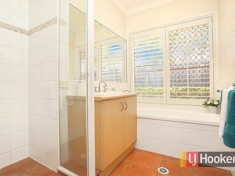 6 Coronet Close, Carindale QLD 4152