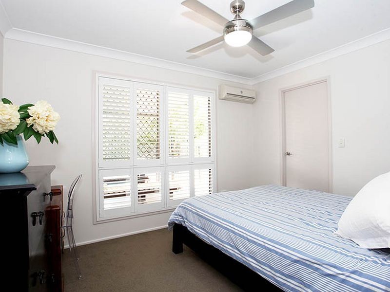 16 Naretha Street, Carindale QLD 4152