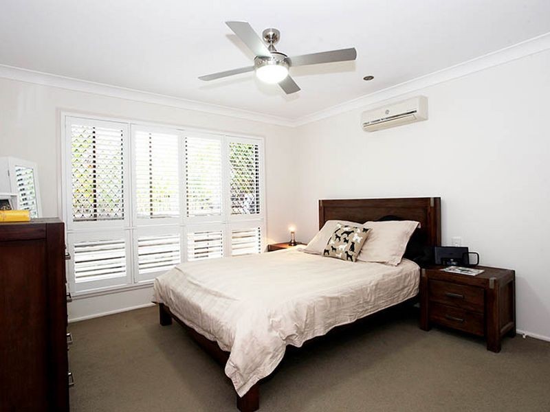 16 Naretha Street, Carindale QLD 4152