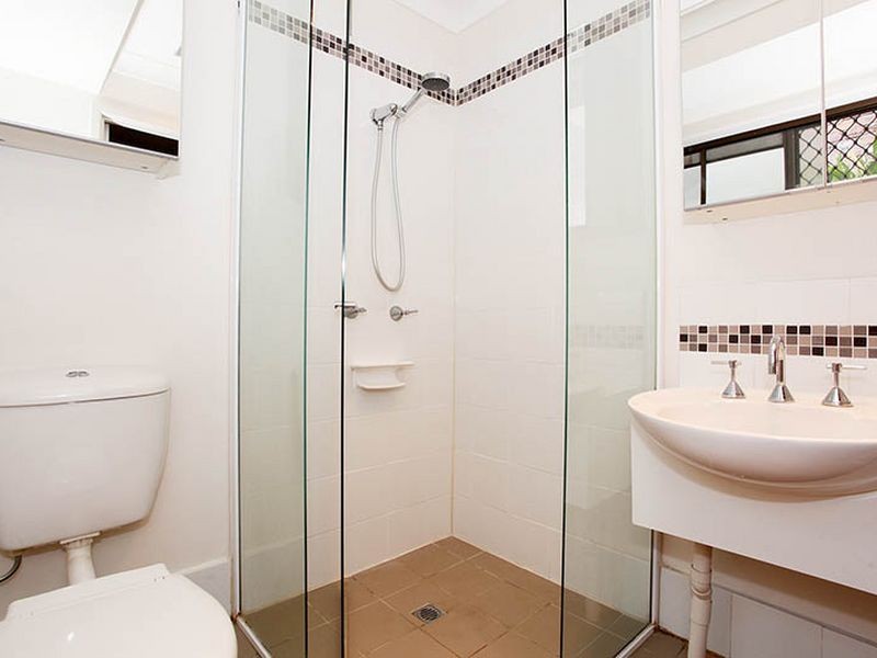 16 Naretha Street, Carindale QLD 4152