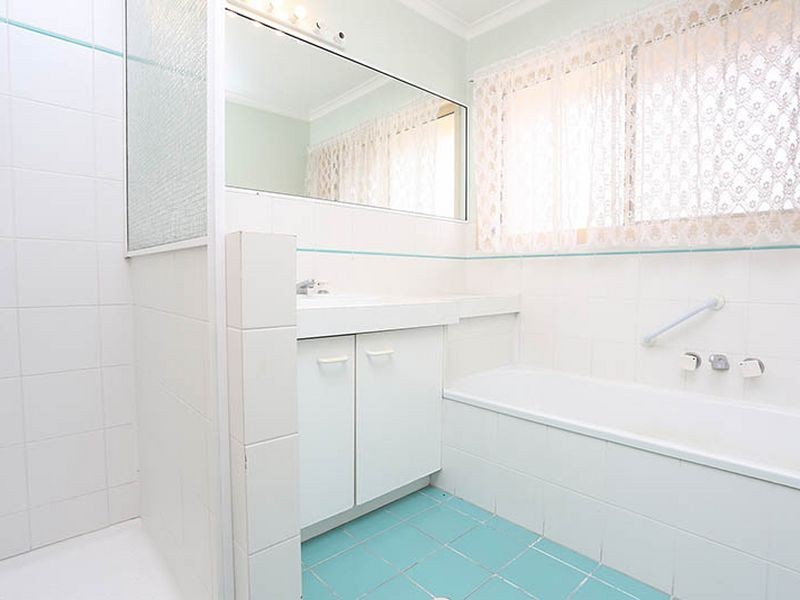 161 Meadowlands Road, Carindale QLD 4152