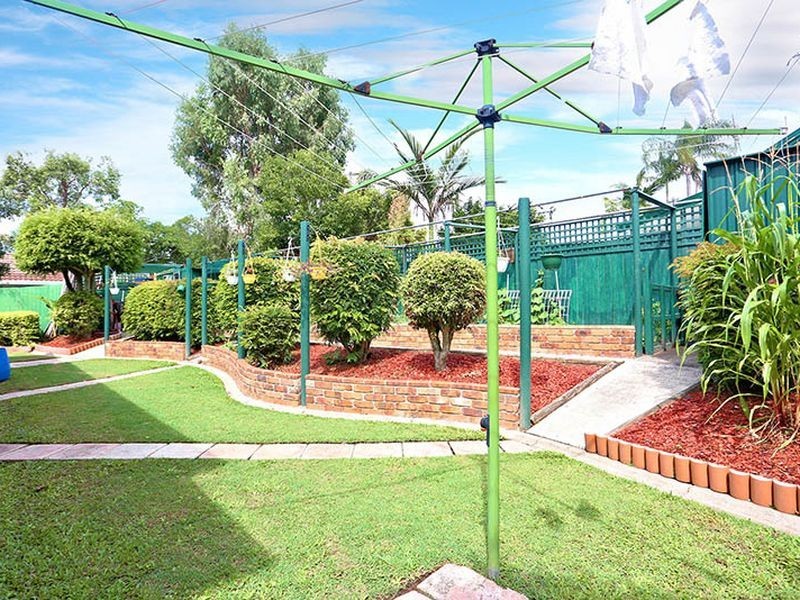 161 Meadowlands Road, Carindale QLD 4152