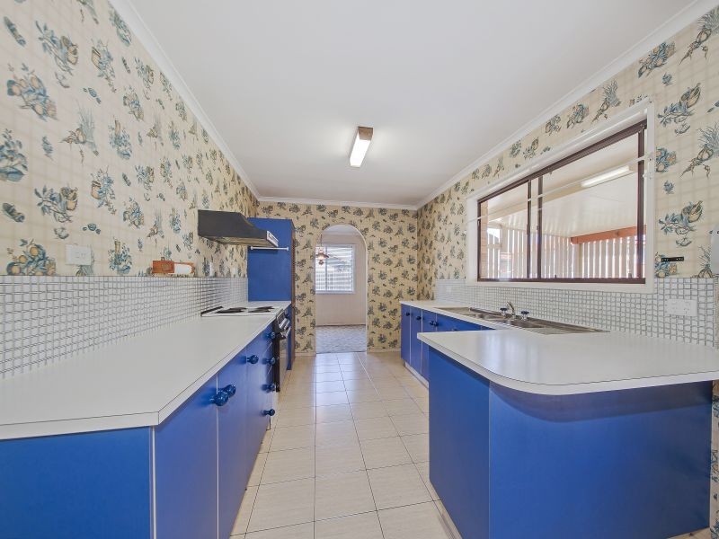 17 Bedivere Street, Carindale QLD 4152