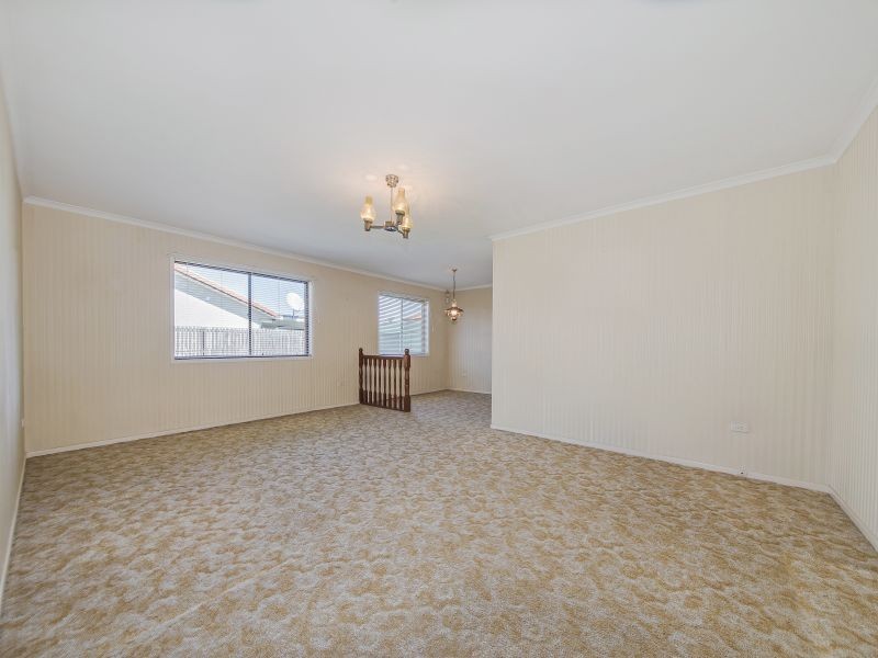 17 Bedivere Street, Carindale QLD 4152