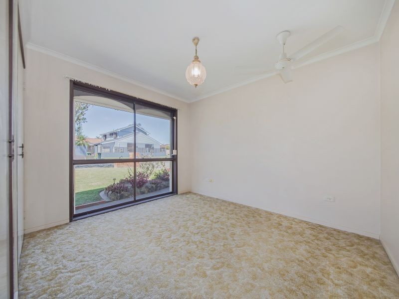 17 Bedivere Street, Carindale QLD 4152