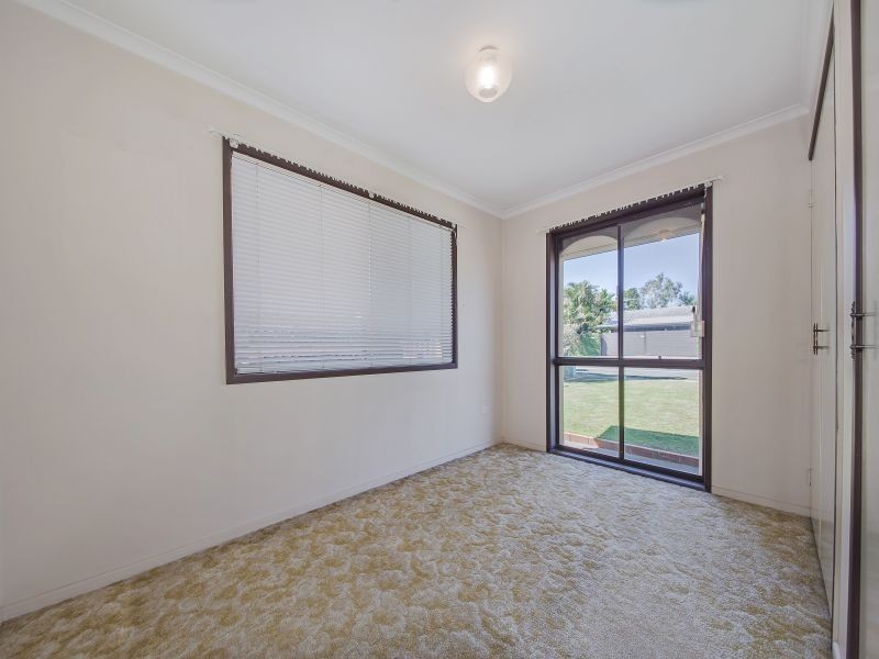 17 Bedivere Street, Carindale QLD 4152