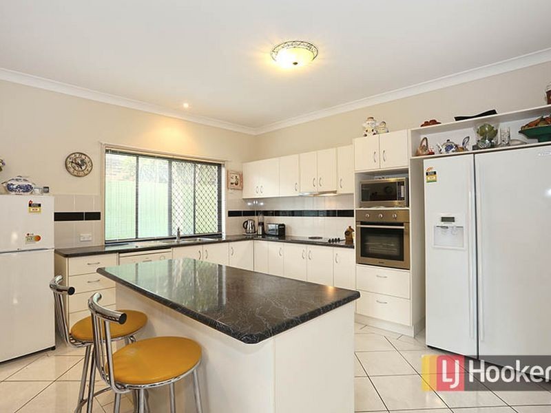 7 Holland Place, Carindale QLD 4152