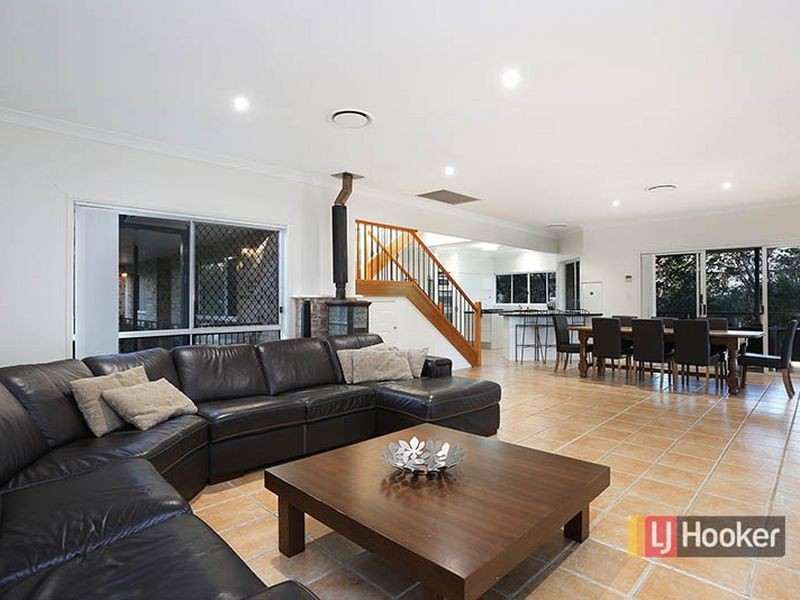 15 Merion Place, Carindale QLD 4152