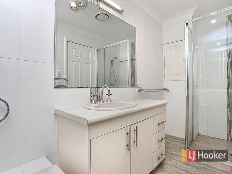 15 Merion Place, Carindale QLD 4152