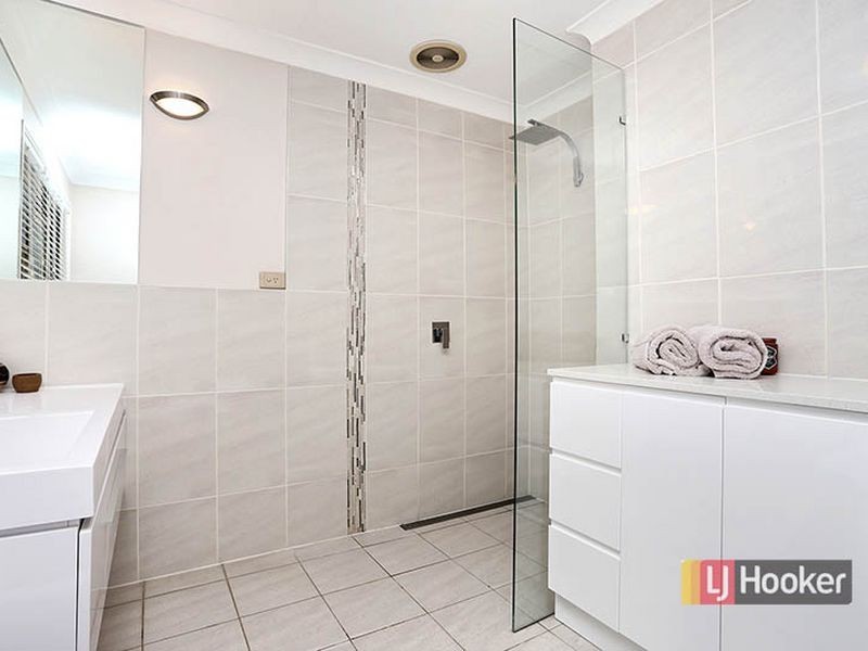 10 Quetta Close, Carindale QLD 4152