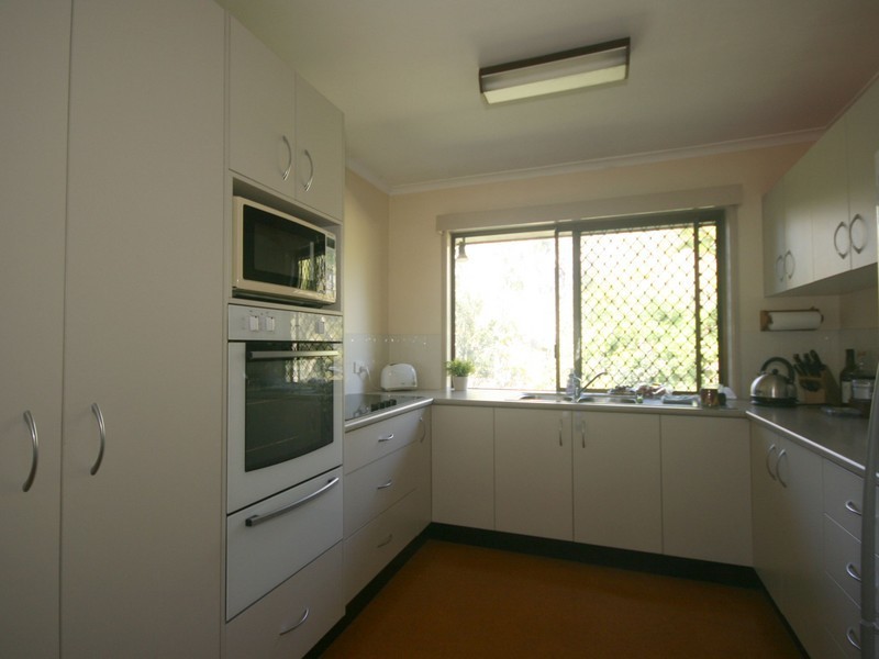 24 Bamburgh Street, Carindale QLD 4152