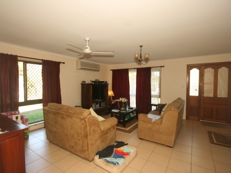 24 Bamburgh Street, Carindale QLD 4152