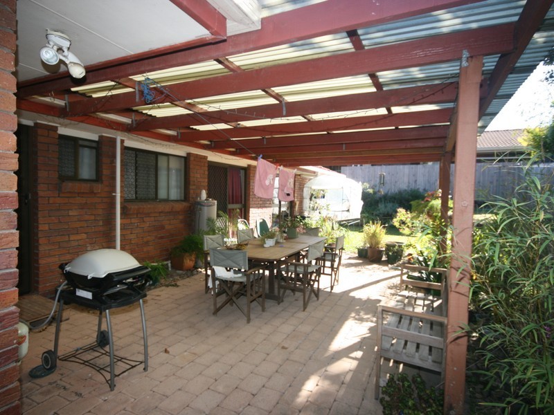 24 Bamburgh Street, Carindale QLD 4152