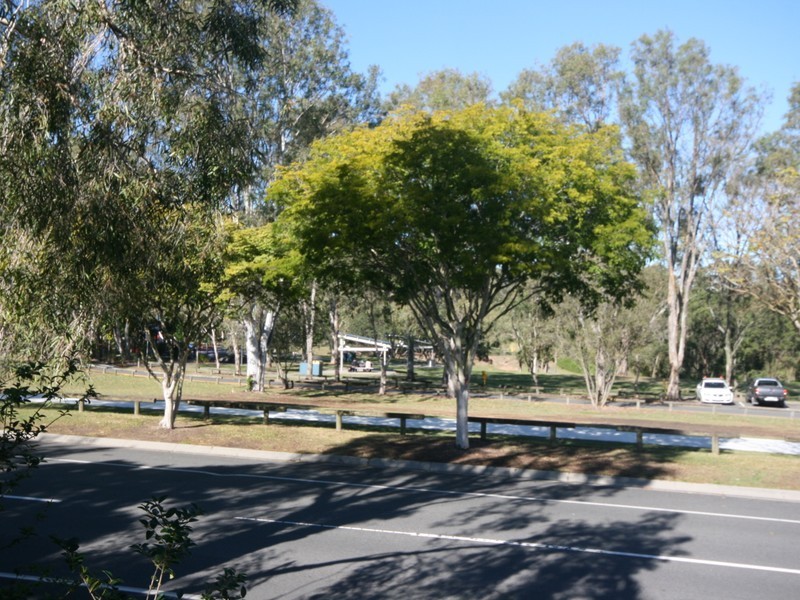 24 Bamburgh Street, Carindale QLD 4152