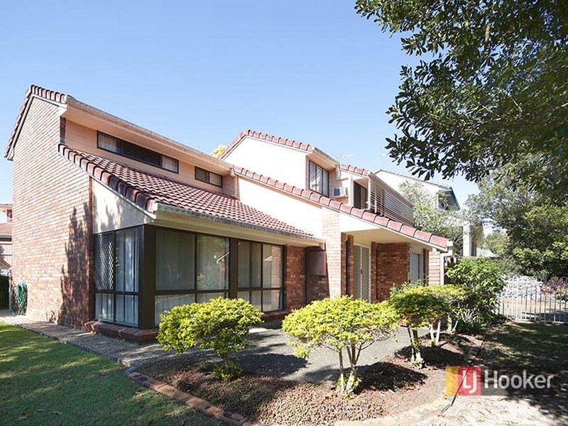 5 Meadowbank Street, Carindale QLD 4152