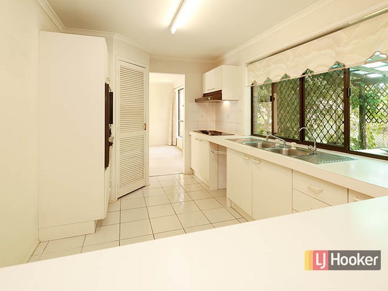 5 Meadowbank Street, Carindale QLD 4152