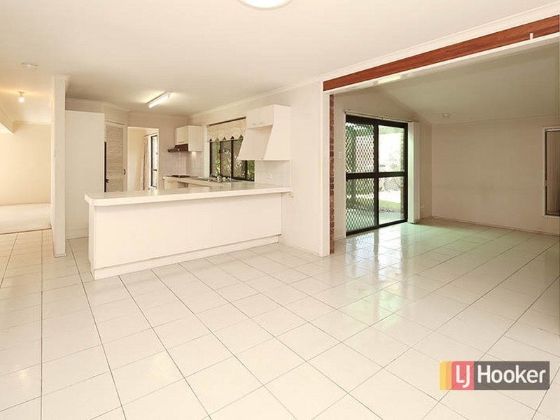 5 Meadowbank Street, Carindale QLD 4152